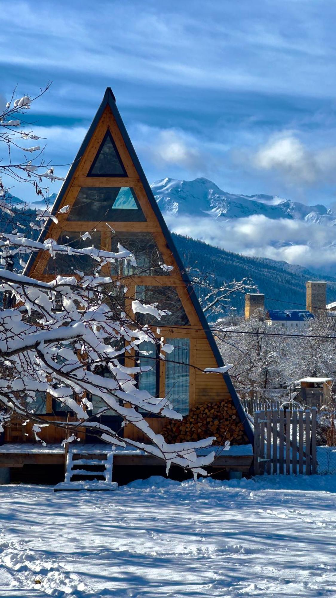 A-Frame Μέστια Εξωτερικό φωτογραφία